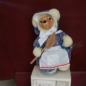 Robert Raikes Frannie Farmer bear